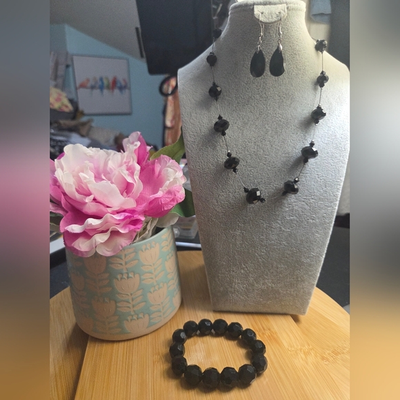 Jewelry - Black Beaded Jewelry Set